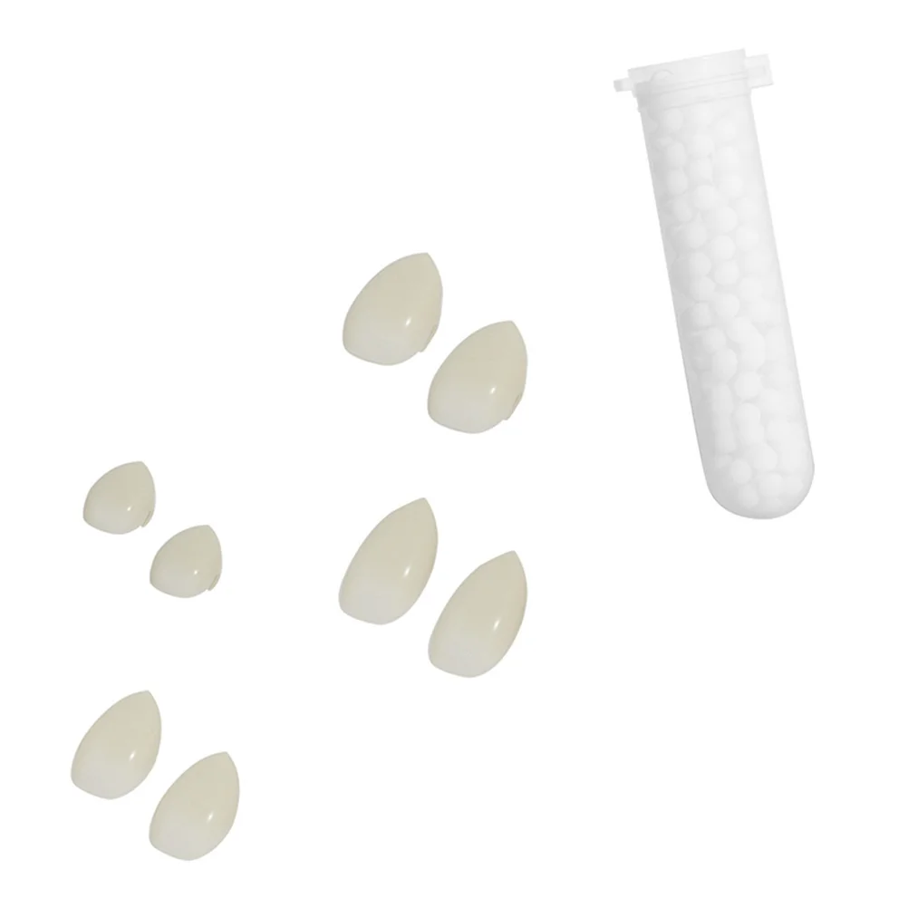 1 zestaw sztucznych zębów wampira z żywicy, rekwizyty na Halloween, przebranie na imprezę, dekoracyjne zęby