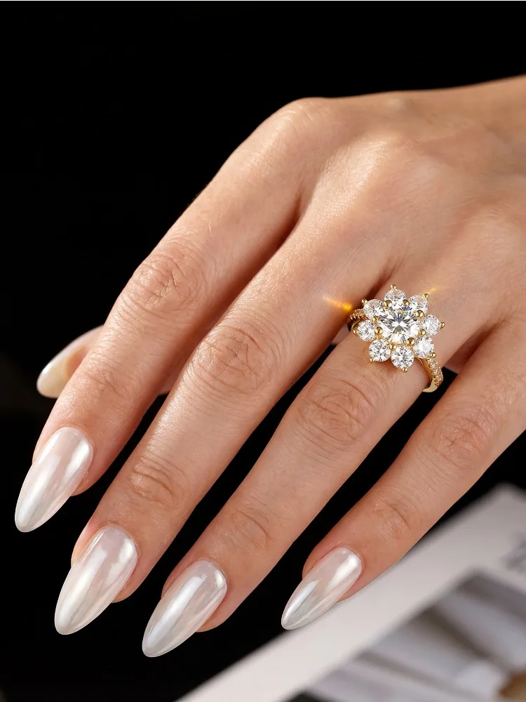 Funkelnde 1-Karat-Moissanit-Diamant-Sonnenblumen-Verlobungsringe für Damen, Geschenk, Hochzeit, hochwertiger Luxusschmuck – Detail 3