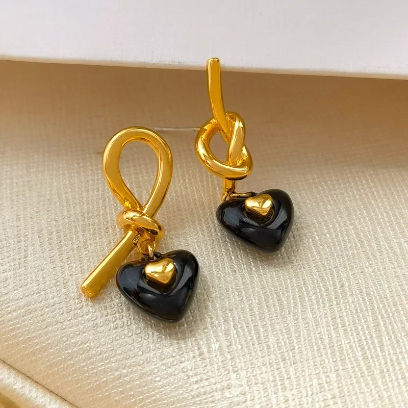 Trendy Jewelry 925 Silver Needle Pretty Design Black Color Heart Asymmetrical Earrings For Women Female Gifts Dropshipping