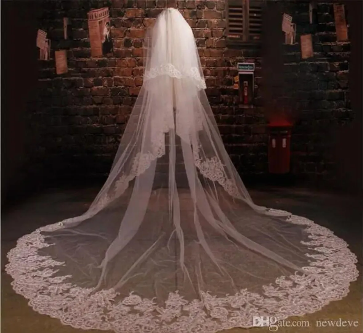 Designed Double Layers Bridal Veils Lace Appliques Beads Sequins Amazing Wedding Veils Wedding Dresses Accessories