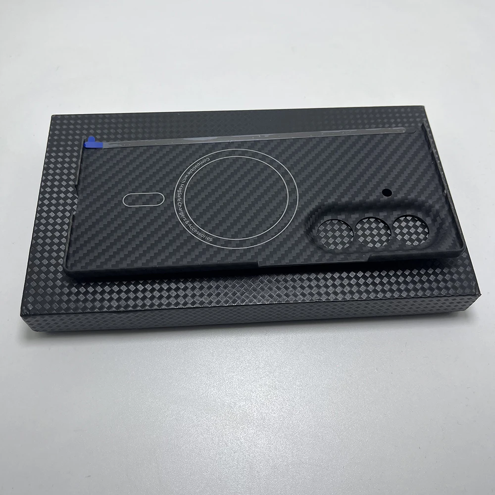 Etui z prawdziwego włókna węglowego z obsługą MagSafe do Samsung Galaxy Z Fold 7, ultracienkie, z ochroną obiektywu, wykonane z włókna aramidowego. — zdjęcie produktu 2