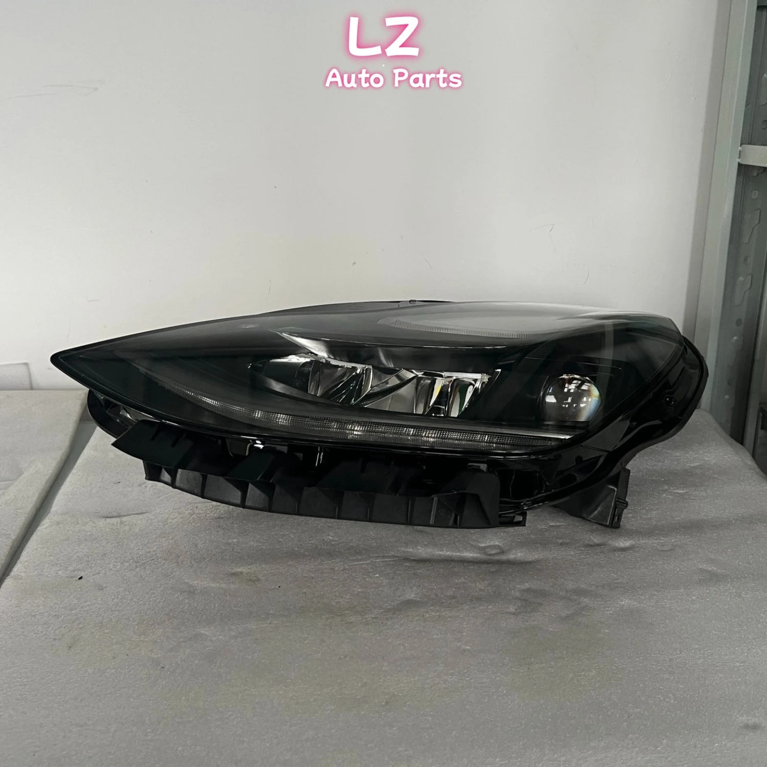 

Fit For Tesla Model Y Headlight 2021-2024 model Y Tesla LED Headlights Assembly Car Accessories For Replacement Plug And Play