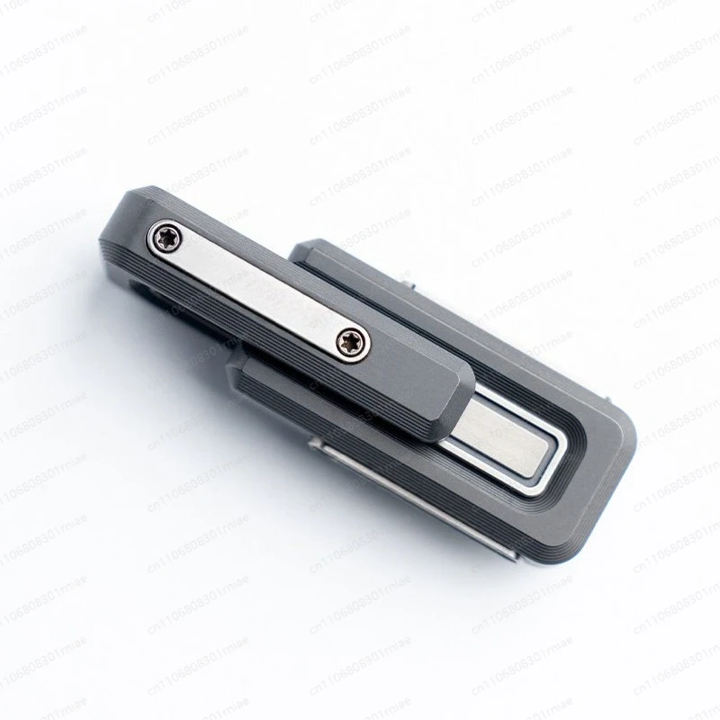 

Двухфункциональный гироскоп-антистресс Double Push 2.0 с кнопкой-пуш и держателем для пальцев