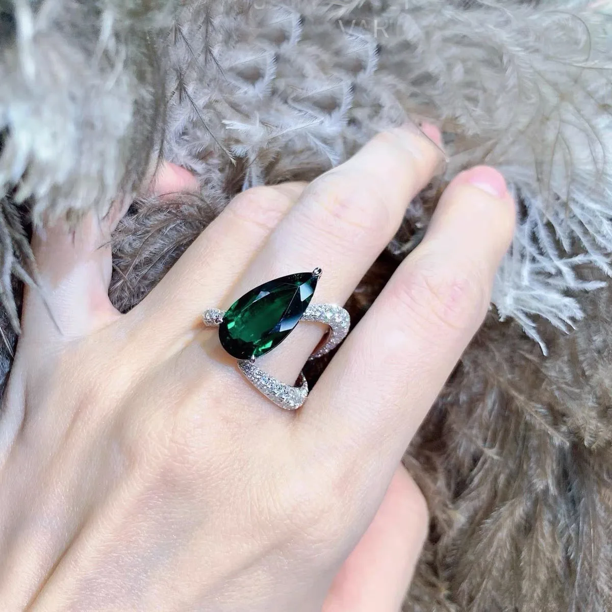 Adjustable Size Fashion Dark Green Long Waterdrop AAA Zirconia Geometric Setting Rings for Women Luxury Jewelry Gifts