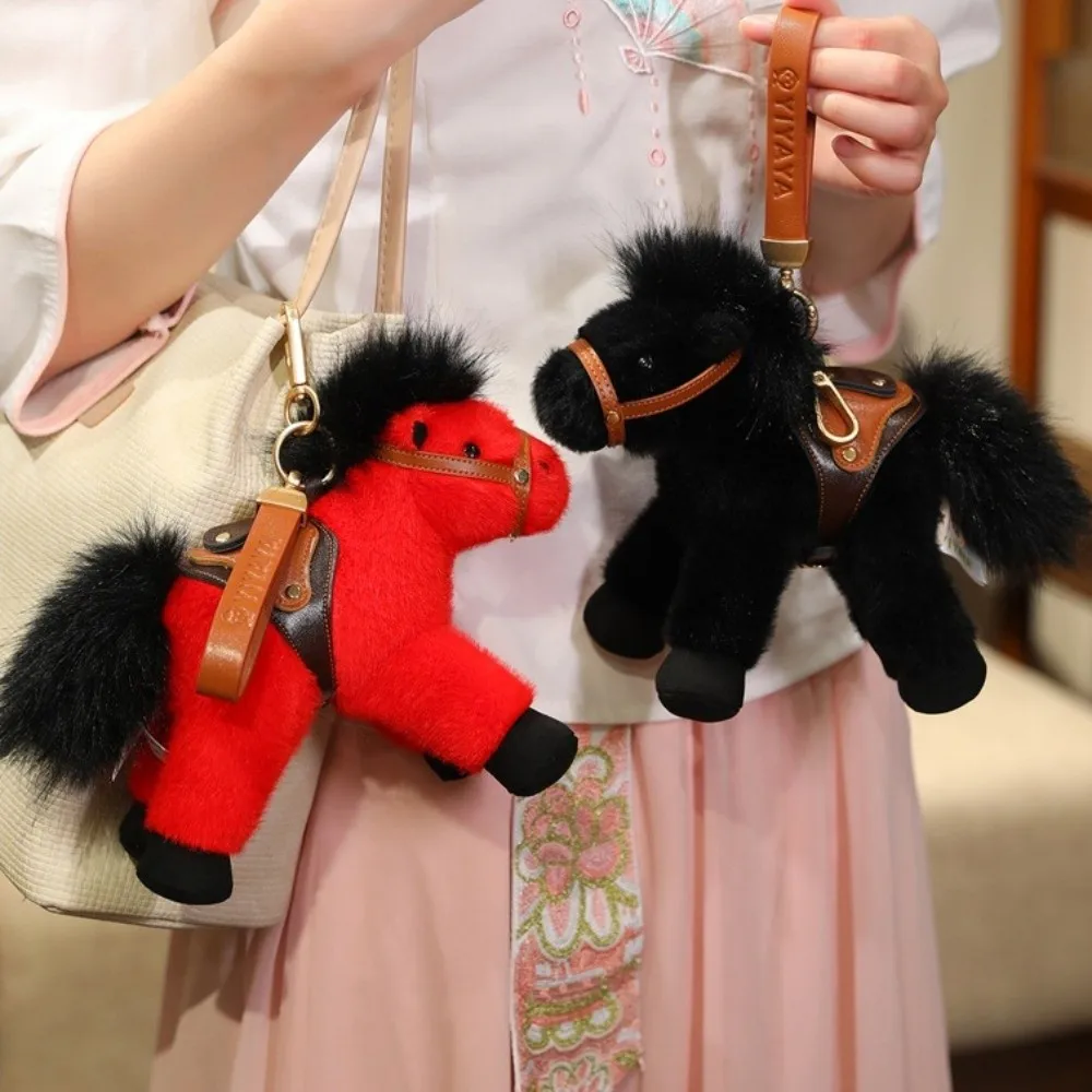 Breloczek z pluszowym koniem z kreskówki, uroczy breloczek z pluszowym ponim, miękka zawieszka z koniem, pluszowa zabawka symulująca konia.