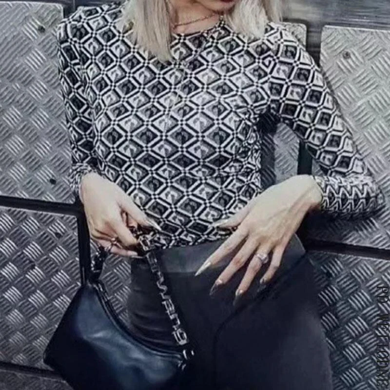 

Women's T-Shirt Long Sleeve Geometric Pattern Ice Silk Sunscreen Base Top Elastic Slim Fit Versatile American Fashion Spring New