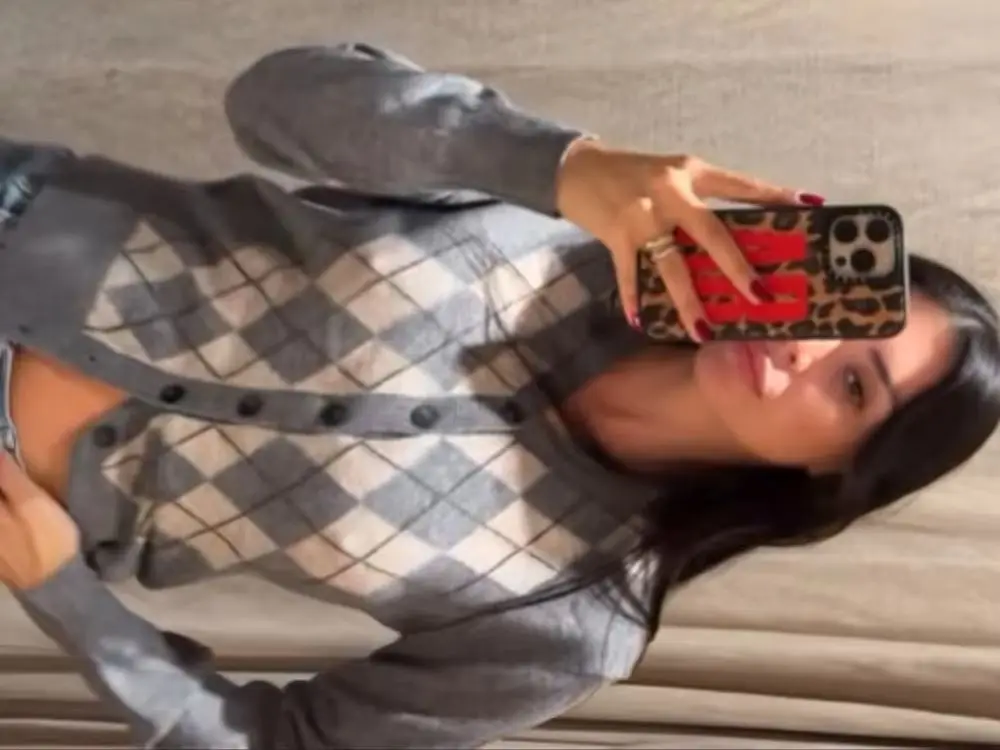 

HH Women Autumn Fashion Cardigans V-Collar Knitted Cardigan Women Chic Single Breasted Long Sleeve Argyle Elastic Short Top