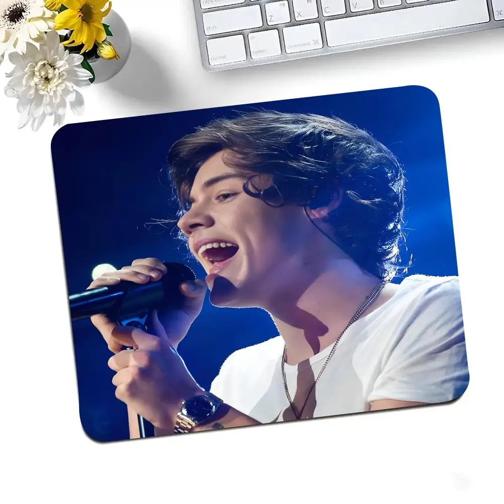 Singer H-Harry S-Styles MINISO Mouse Pad Ultrafine Surface Gaming Accessories Keyboard Pads Gamer Mouse Mat Rubber Desk Mat