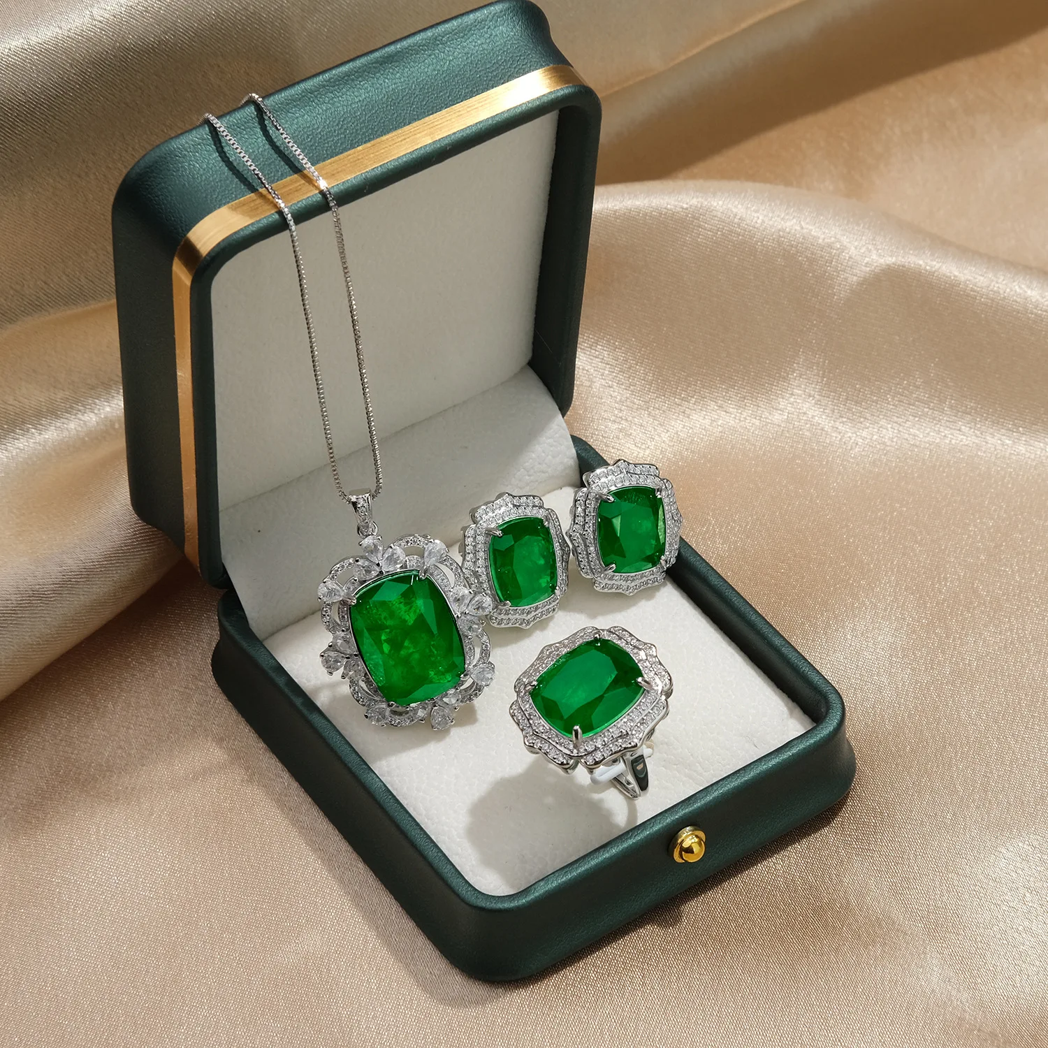 

925 Sterling Silver Jewelry Set Green Gemstone Necklace Earring Ring Ladies Fashion Simple Birthday Party Wedding Jewelry Gift