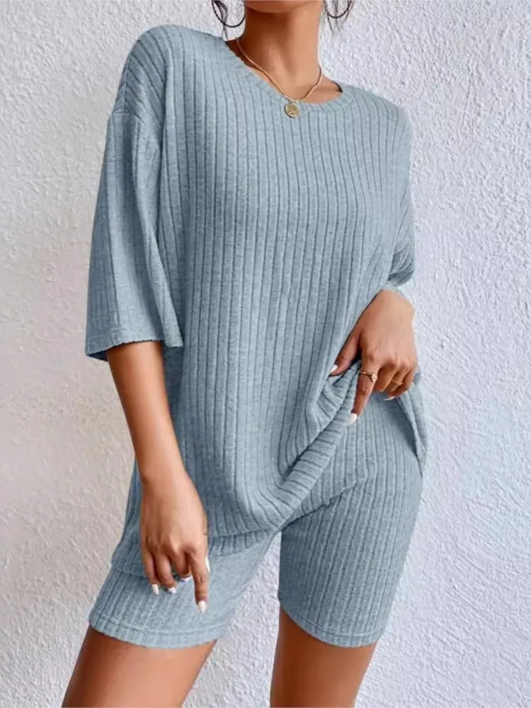 Women\'s Spring Summer New Fashionable Casual Solid Color Round Neck Three Leg Sleeve Loose Women Comfortable Five Leg Shorts Set