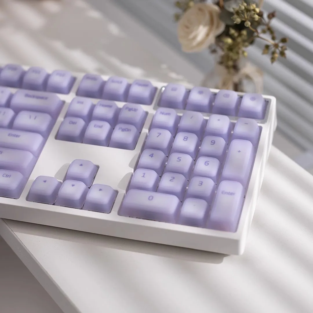 

Keycaps are light-transmitting and soft and waxy, suitable for 61 87 104 108 keys