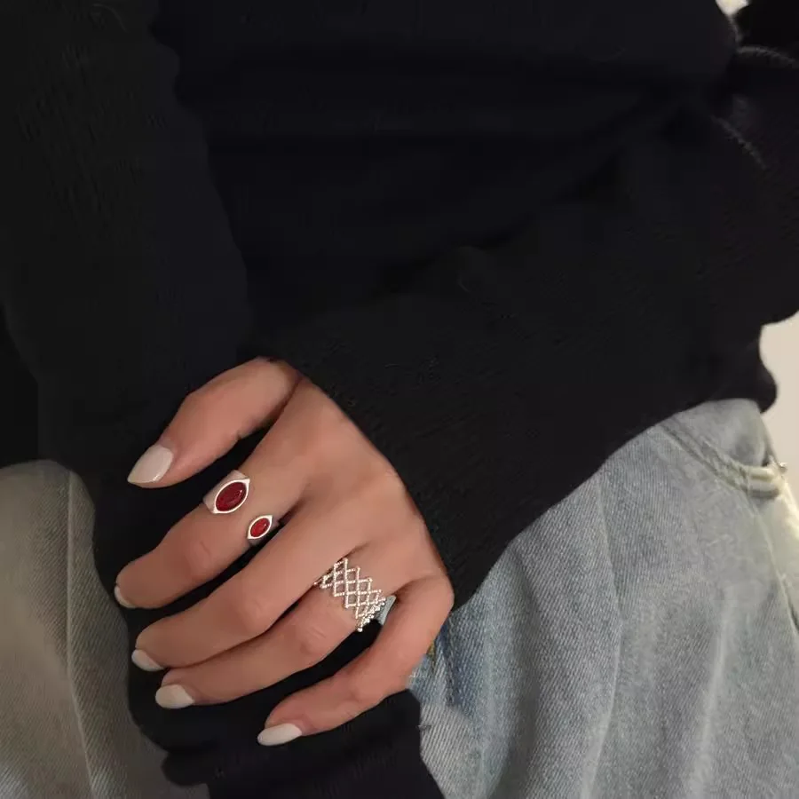 الحد الأدنى اليدوية بسيطة الحجر الأحمر ويب قابل للتعديل خواتم للنساء الأزواج خمر موضة جديدة مجوهرات هدية حفل زفاف