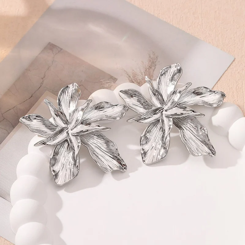 2024 New Vintage Metal Gold Color Flower Big Earrings For Women Fashion Floral Statement Earrings Jewelry Gift Wholesale