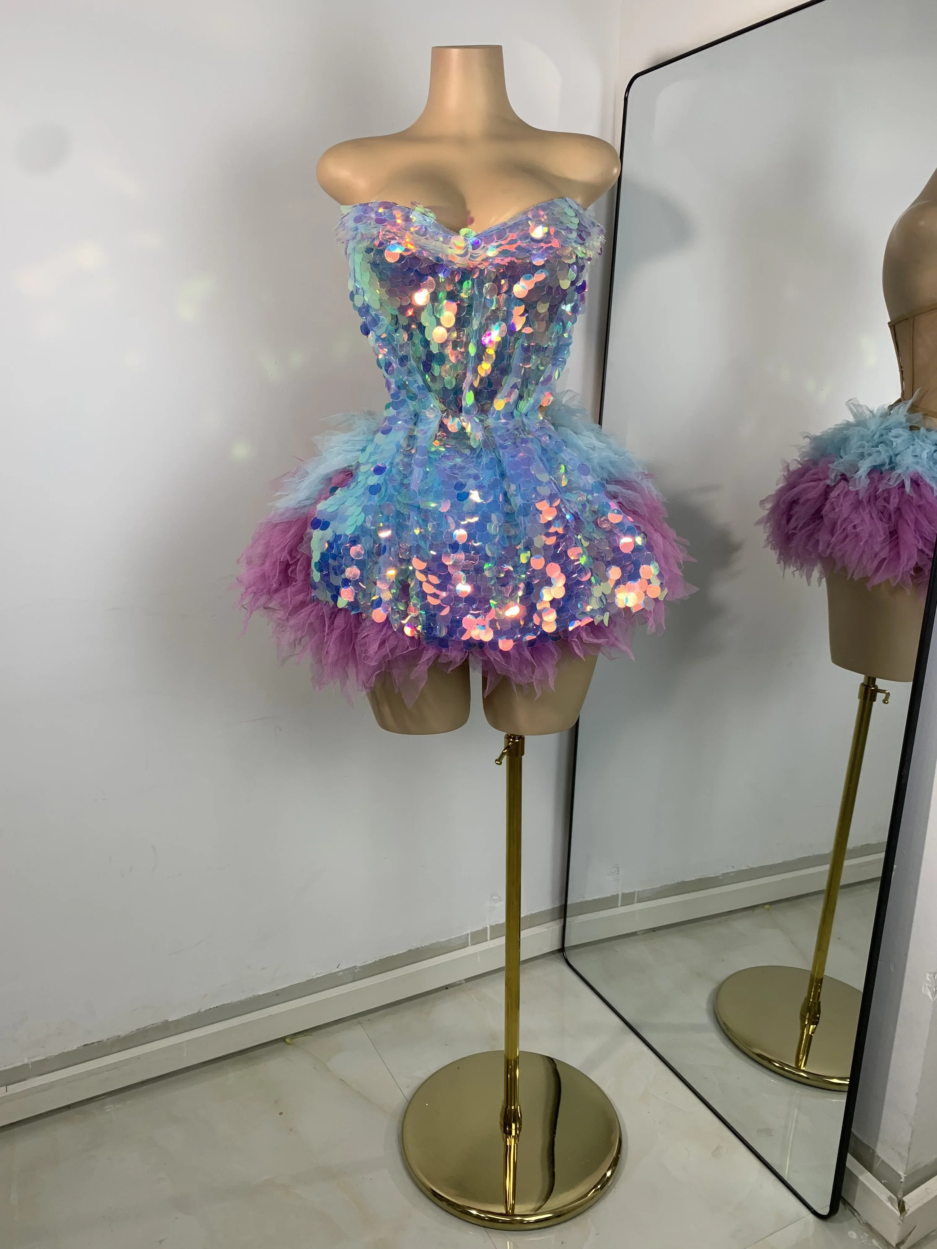 

Sparkly Party Sequins Two Pieces Women's Outfit Backless Top Skirt Set Nightclub Performance Dance Dress Singer Stage Wear