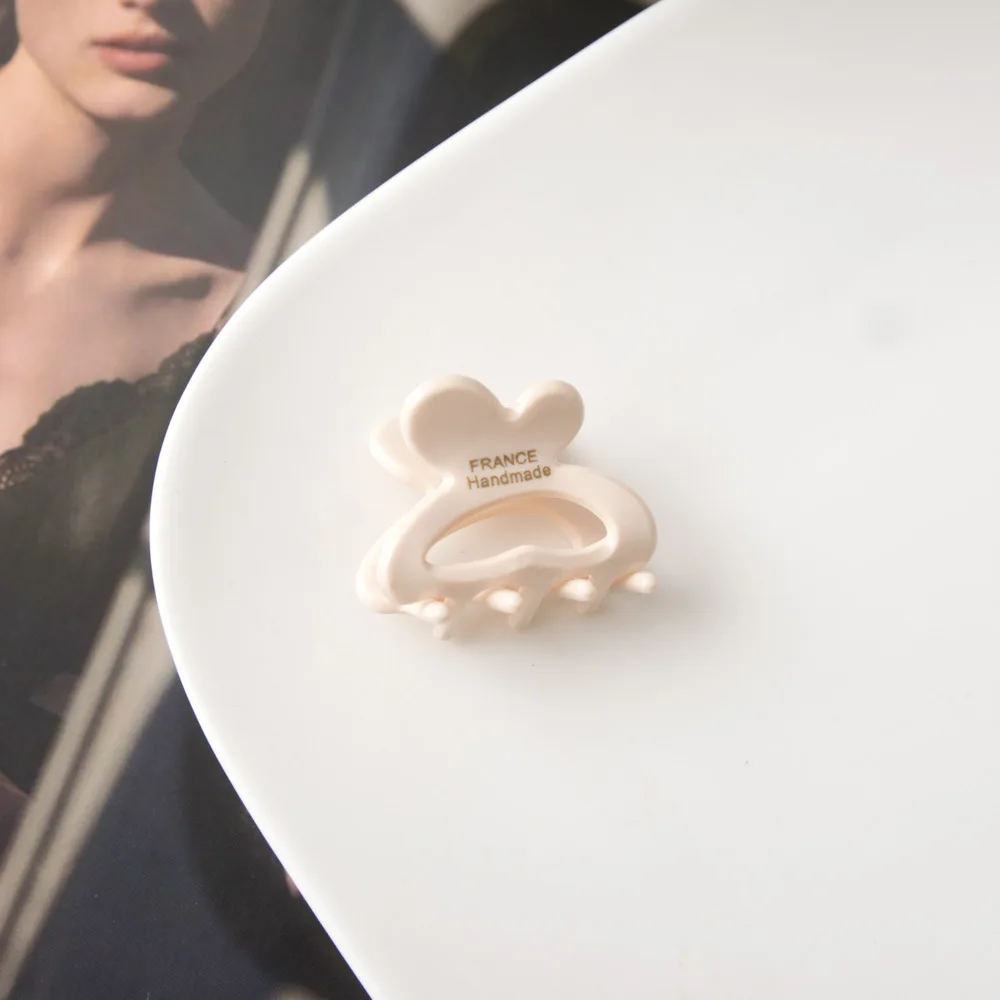 إكسسوار شعر كوري قطعة واحدة من مشبك مخلب الفراشة من الأسيتات مع تصميم مجوف للاستخدام اليومي