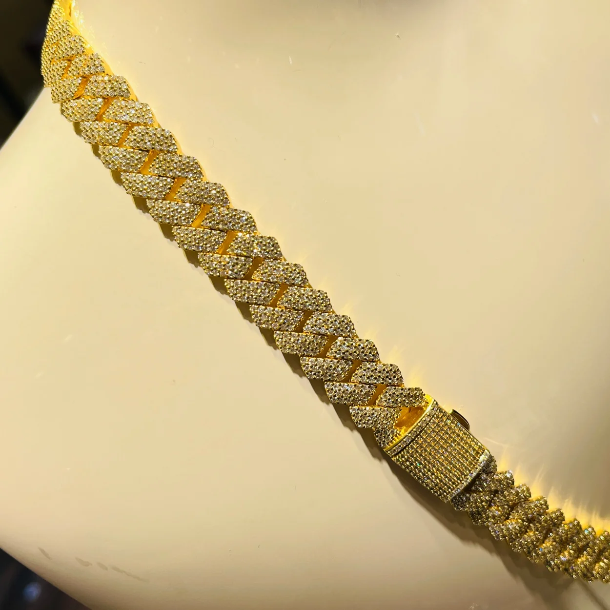 Link Chain .Cuban Full Lab Grown Diamond Filled Double Row Brilliant Cut Luxury Necklace IGI Certified 14K 18K Gold Material for