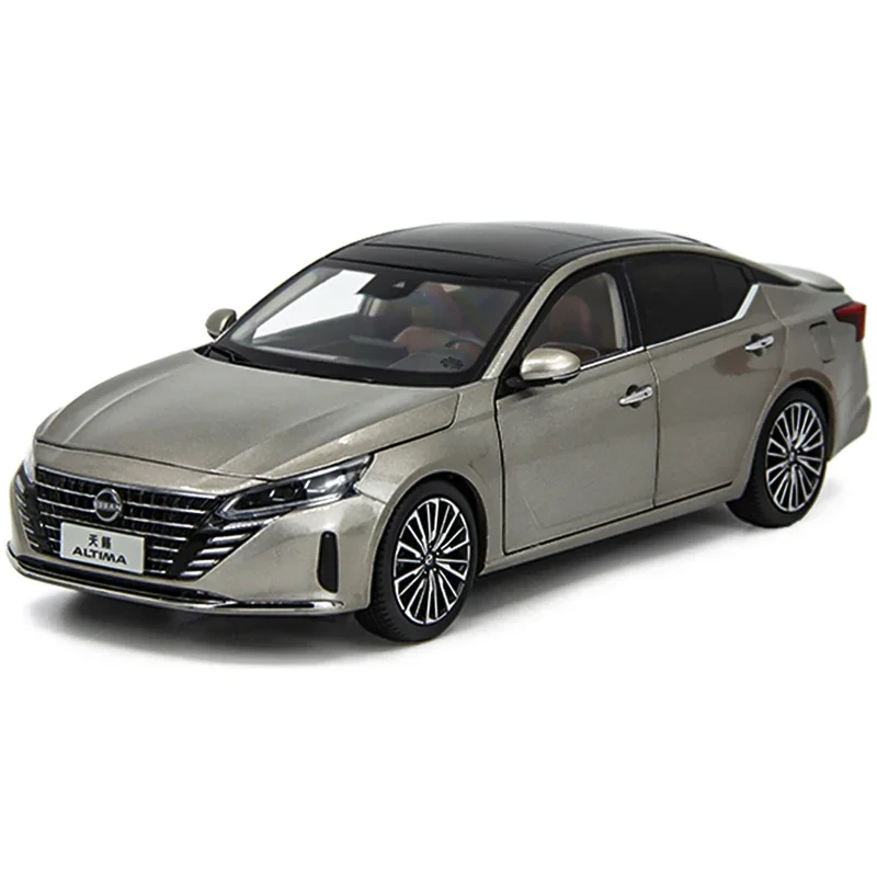 1:18 Scale Nissan Altima 2022 Car Model Toys for Men 1/18 Simulation Metal Static Diecast Miniature Hobby Collection Vehicle Toy