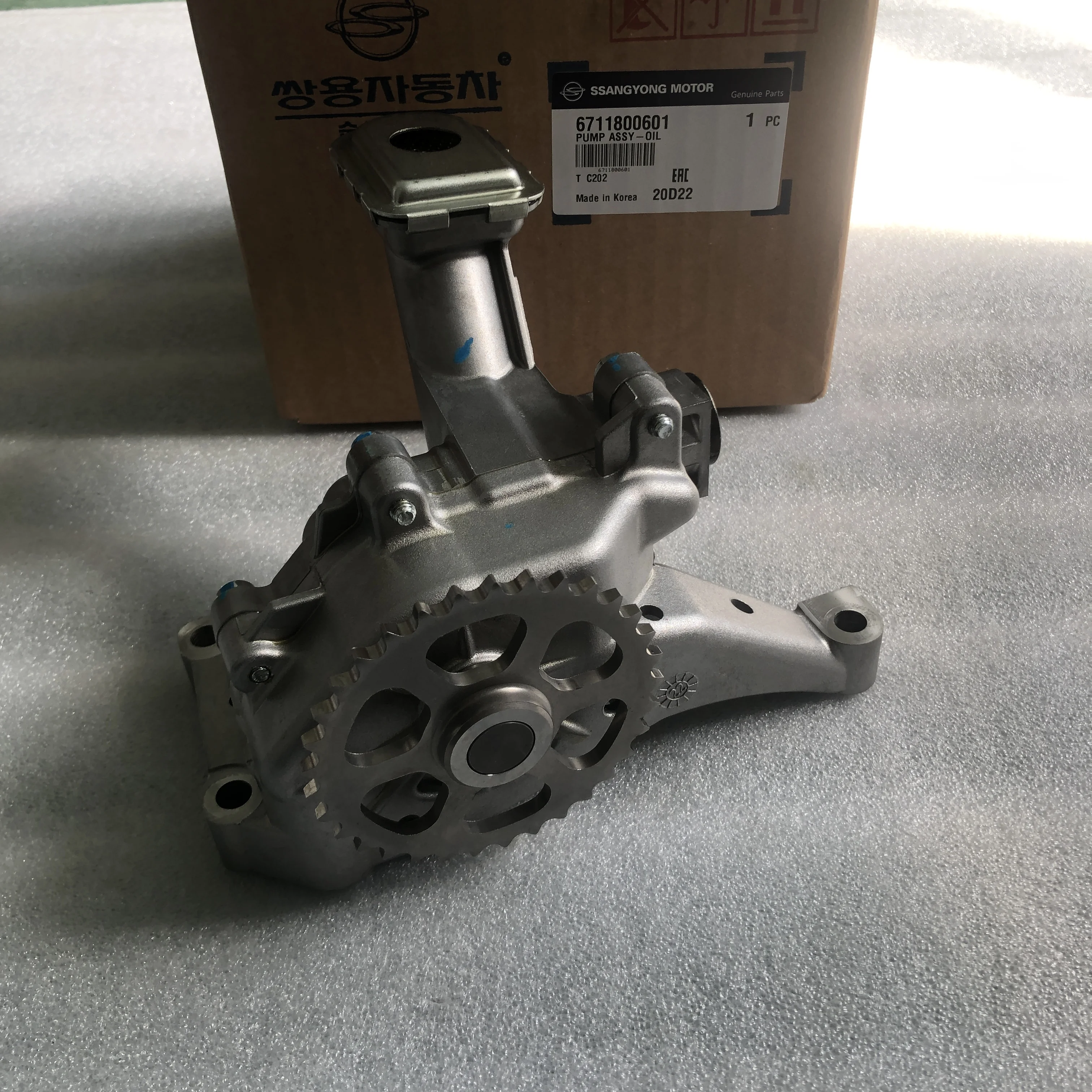 6711800601 Auto Parts High Performance Oil Pump Oil Pump for Ssangyong Korando Rodius Actyon Rexton