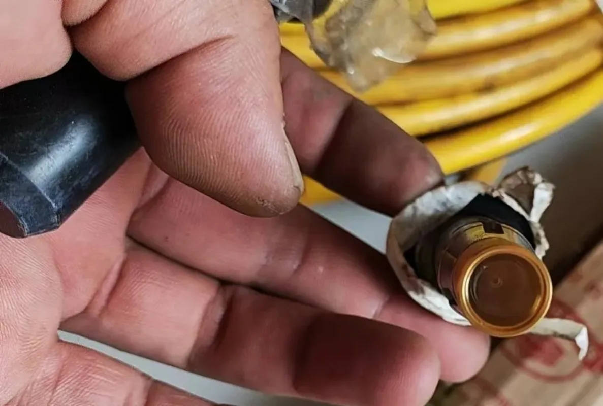 Industrial Light Transmission Connection Fitting Built-in Wire Cable Protective Sleeve Component