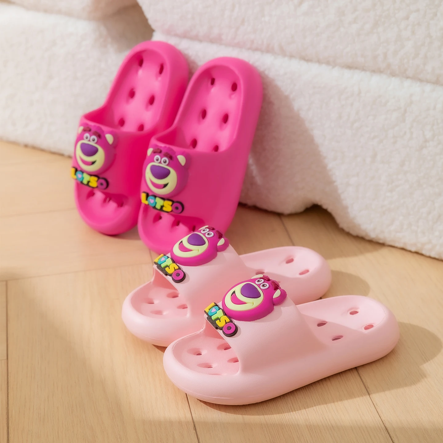 

Disney Children's Slippers Summer Lots-o'-Huggin' Bear Slipper Anti-slip Hole Kids Beach Shoes Soft Bottom Toddler Home Slipper