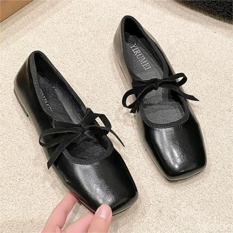 حذاء نسائي جديد لربيع وصيف بسيط ومريح بلون واحد وكعب منخفض فضي متعدد الاستخدامات #6