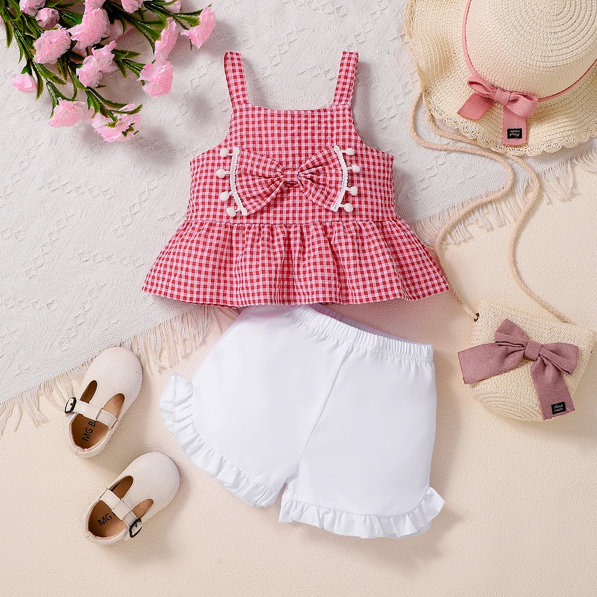 

Клетчатый комплект для девочек с топом с узлом-бабочкой на бретельках и белыми кружевными шортами, милый свежий стиль, детская одежда, наряд
