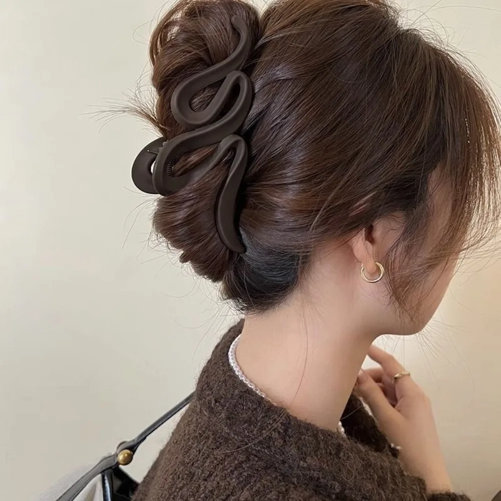 Hairpin Plastic Frosted Shark Clips Solid Twisted Wave Hair Clips Hairgrips Waterproof Curved Hair Claw Work