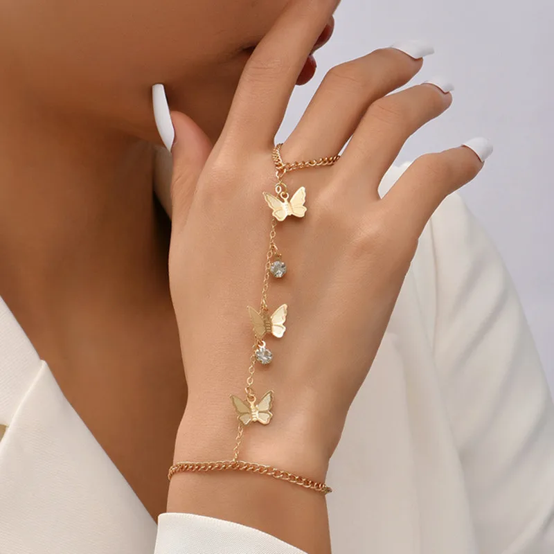 Simple Heart Pendant Chain Bracelet Link Connected Gold Plated Wide Finger Ring Bracelets for Women Link Hand Harness Jewelry