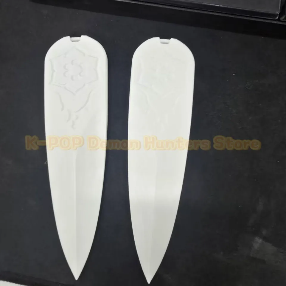 Nuovo 2025 Halloween Kpop Demon Hunters Zoey Cosplay Luci Dardo Armi Gioco di ruolo Puntelli per Ragazza Gruppo Idol Carnevale di Halloween