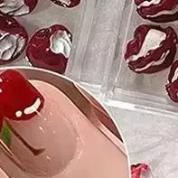 ชุดตกแต่งเล็บเรซิ่นรูปแอปเปิ้ลสีแดง 24 ชิ้น/กล่อง สำหรับตกแต่งเล็บแบบ DIY