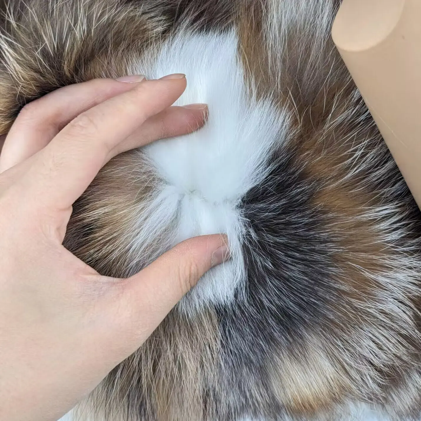 Women Mixed Natural Color Patchwork Real Fox Fur Flap Crossbody Bag Fluffy Fur Shoulder Handbag 24A0916