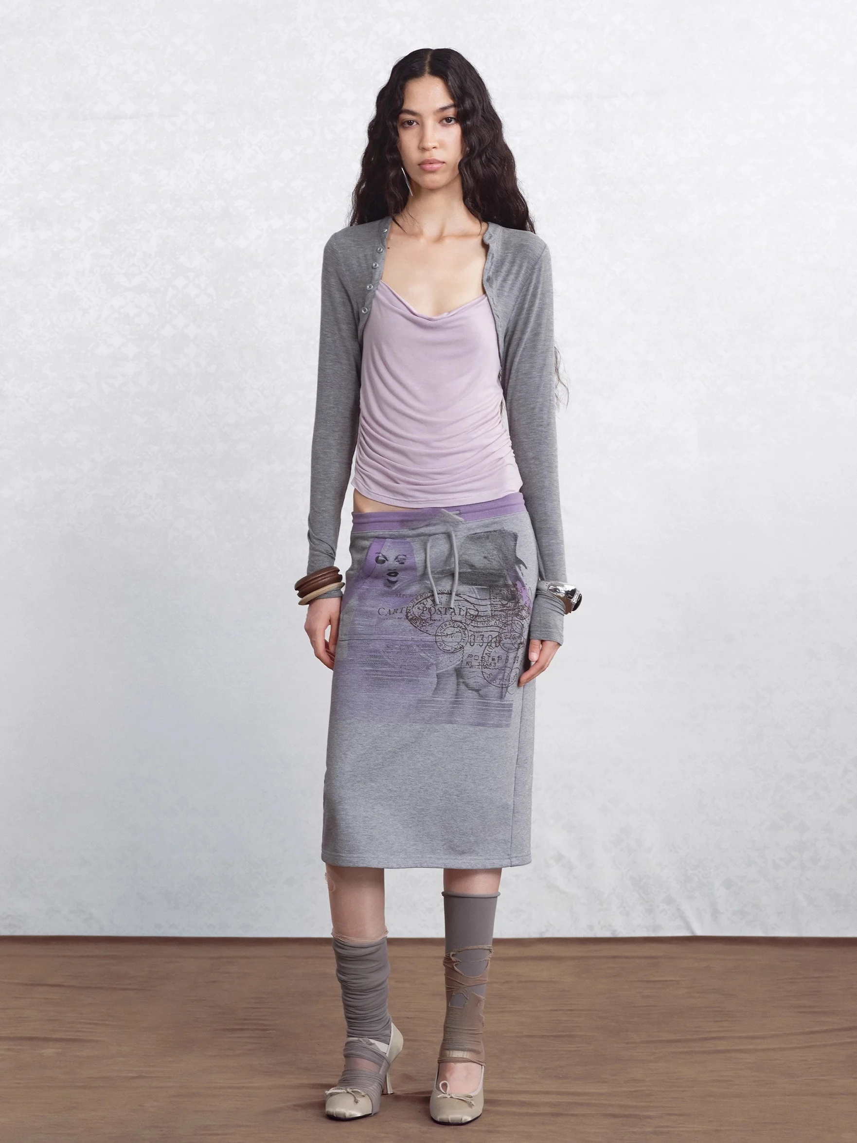 

Розовая футболка с длинным рукавом, имитирующая двухслойность, оригинальный дизайн, повседневный крой, трикотаж из смесового хлопка