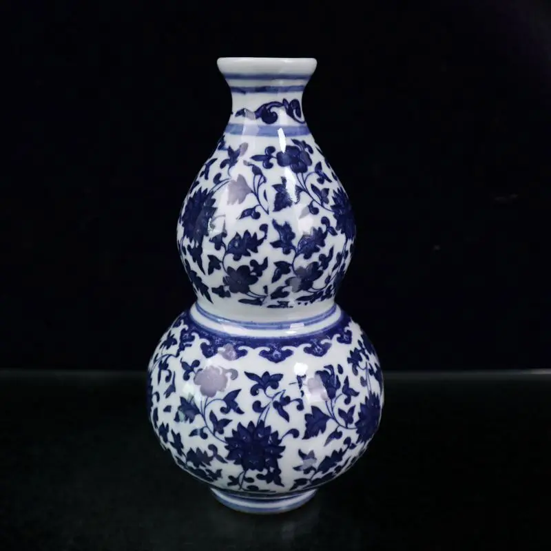 Chinese Old Porcelain Blue and white lotus patterned gourd vase collectibles
