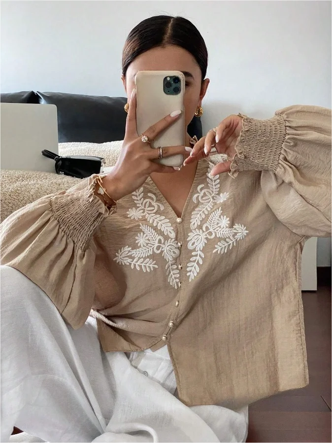 

2025 Plus-Size Summer Blouse – Lightweight, Loose-Fitting, Boho-Chic Shirt with Notched Collar, Lace Panels, and Embroidered Flo