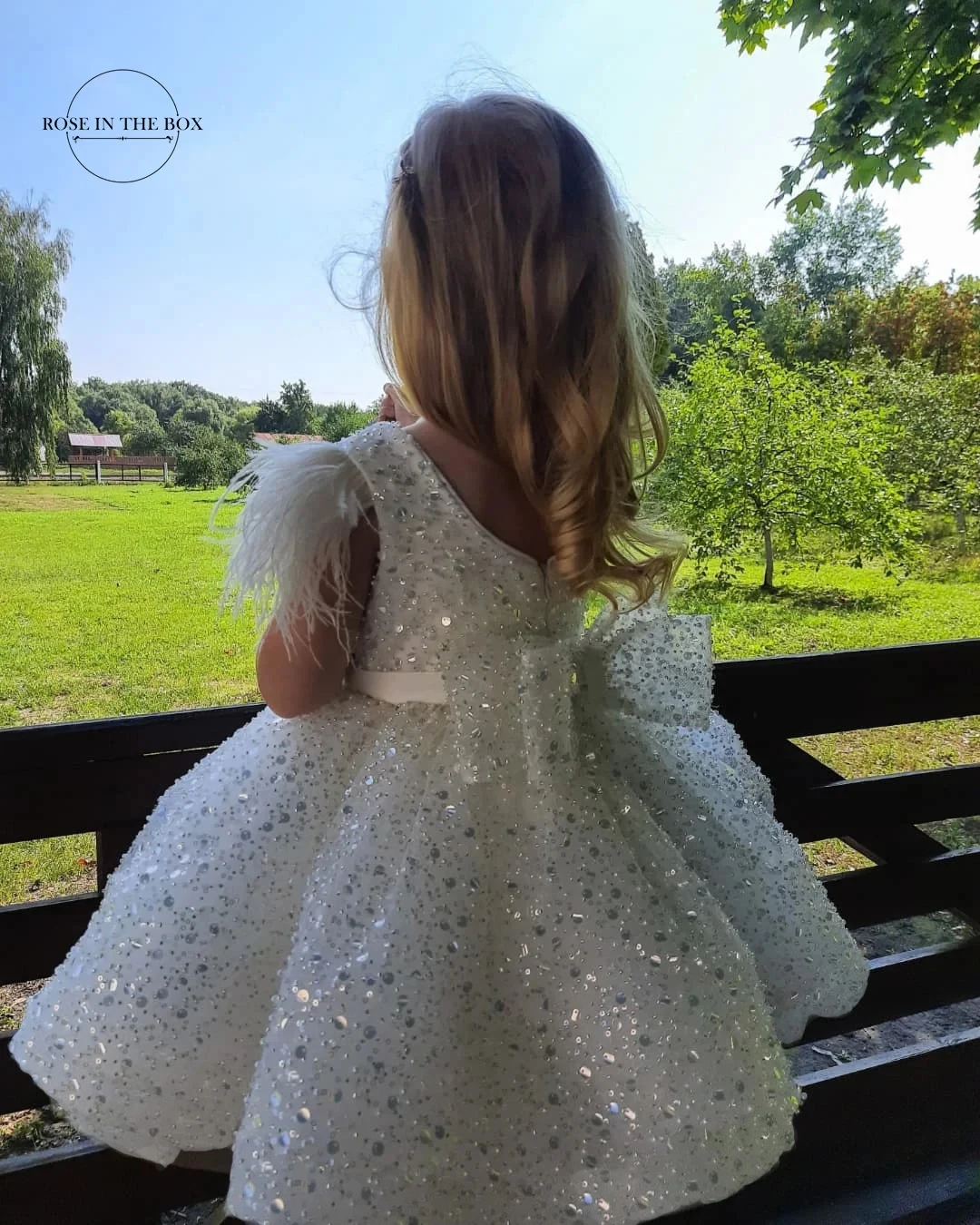 Kinder weiße Blumen mädchen Kleider Glitzer Perlen Feder Bogen Abend party flauschigen Rock Ballkleid Kommunion Kind Kleinkind Tutu