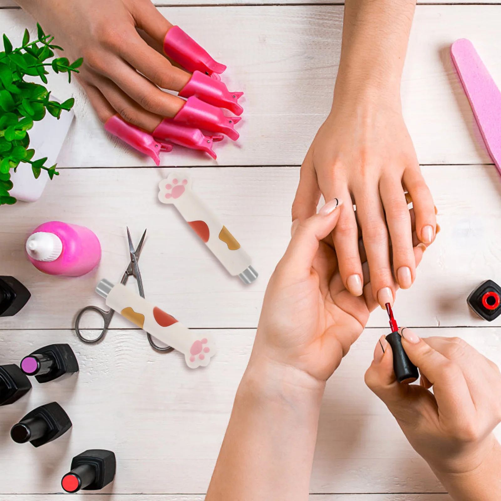 

2Pcs Nail Art Magnet Tool for Cat Eye Polish Cute Cat Paw Handle Strong Magnetic Effect Manicure Kit Professional Use Reliable