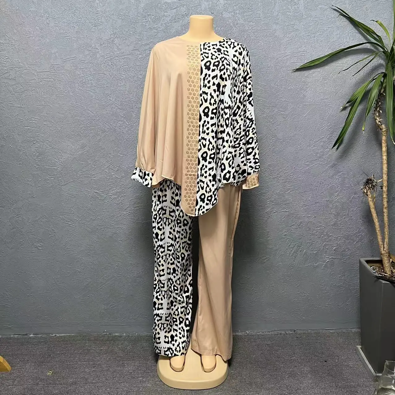 Women Two Pieces Sets Fashion Leopard Pattern Long Sleeve Loose Tops And Pants Suits Lady Casual Print Blouses Trousers Outfits