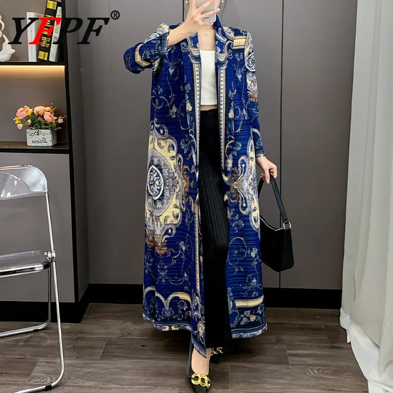 

YFPF Vintage Printing Long Coat Women Miyake Pleated Loose Temperament Windbreaker Fashion Female 2025 New Clothing