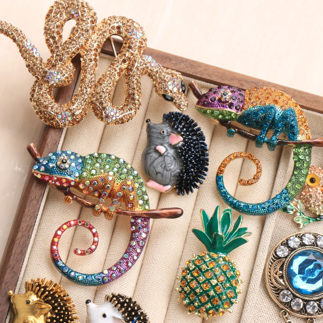 Baroque Luxury Animal and Floral Designs for Men and Women Brooch Pins Chameleon, Owl, Flower, Pineapple,Hedgehog,Star,Boy Style