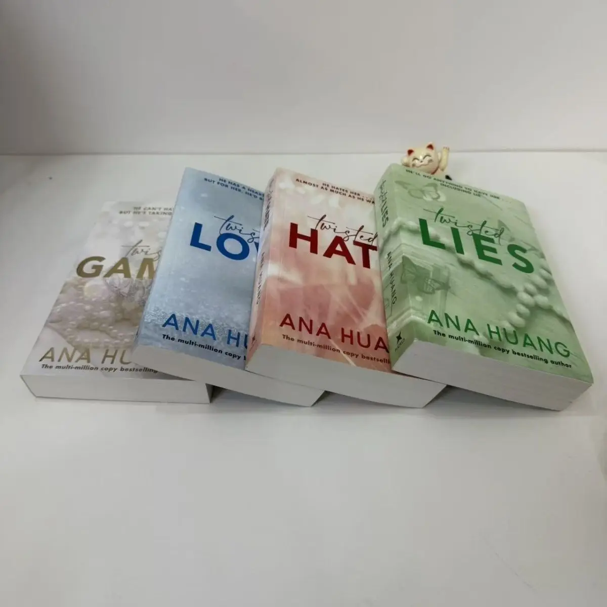 Englische Twisted Love+Hatred+Games+Lies Englische Bücher Livros Libros