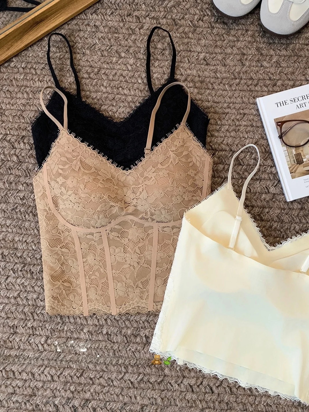 Débardeur d'été en dentelle pour femmes, une pièce, couche de Base, grande taille, Design en fibre, longueur régulière