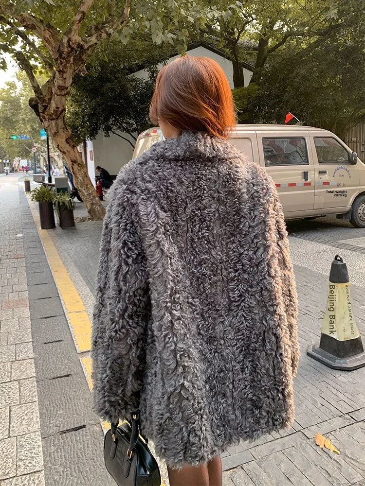 معطف فرو خروف صديق للبيئة للنساء ملابس خارجية شتوية من الجلد والفراء طويل Sve كوري Sle للتنقل والرياح