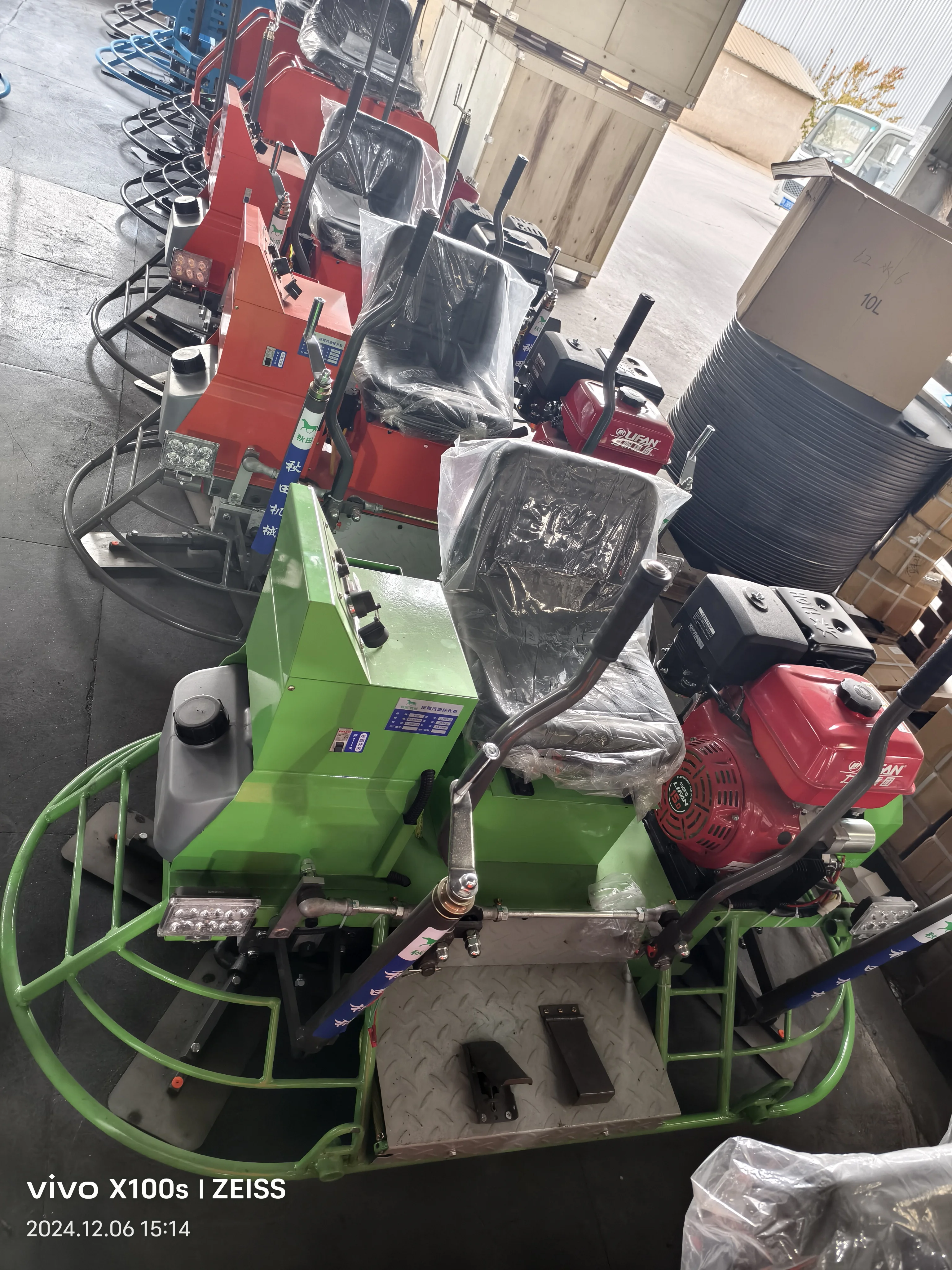 High Efficiency 800/1000mm Ride On Concrete Trowel Machine Double Disc