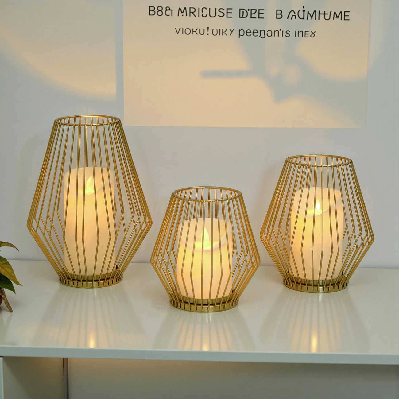 الشمال الذهب الحديد الشمعدان الإبداعية نموذج غرفة جوفاء خط المنزل جو رومانسي الشمعدان الديكور شبكة عاكس الضوء