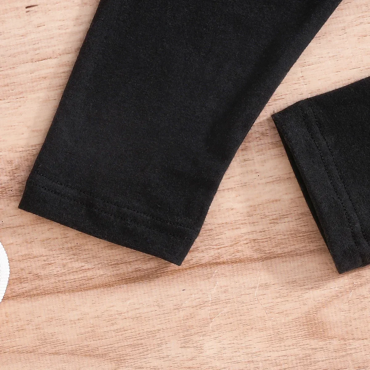Kinder-Geisterkostüm Weißer Kapuzenponcho mit gezackten Kanten Halloween-Verkleidung für Süßes oder Saures Geburtstagsparty Cosplay-Outfit – Detail 18