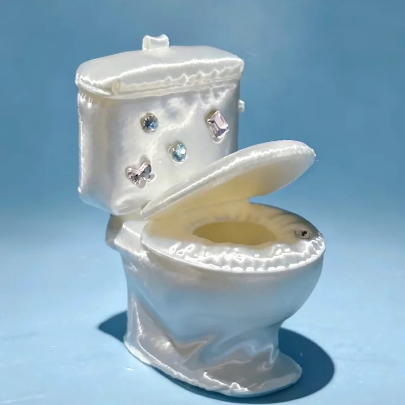 

In Stock Gumaishi 3D Printed Mini Simulation Toilet Keychain Rhinestone Decor Satin Bow Bag Pendant Prank Trick Gift Girlfriend