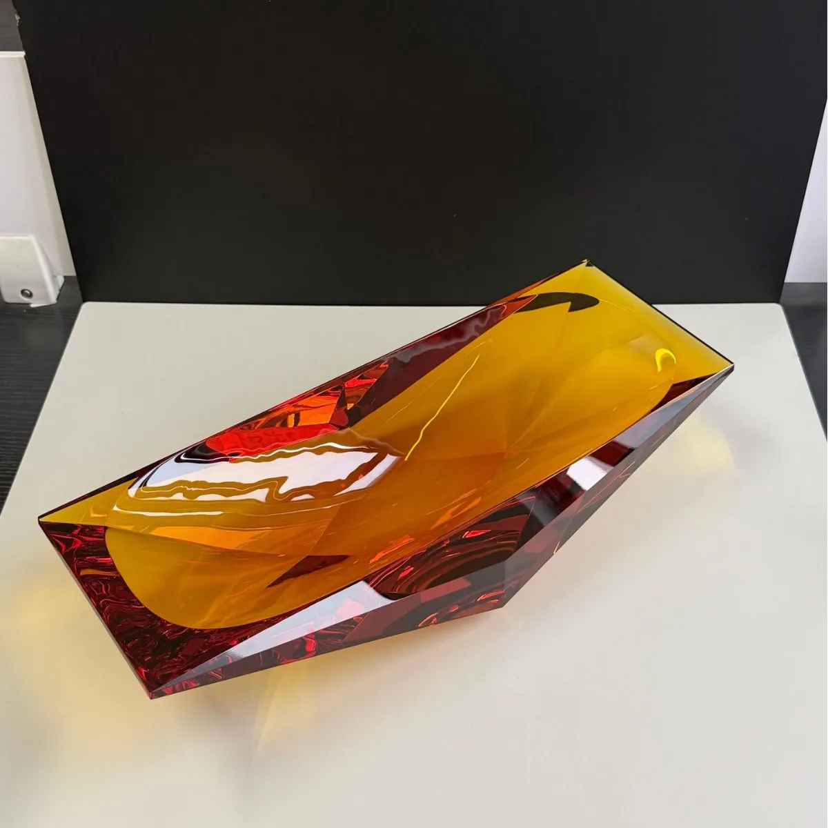 Creative multi-faceted crystal glass amber rectangular high-end large storage plate light luxury furniture decorative fruit