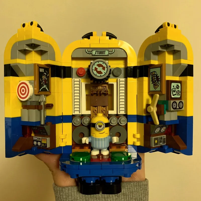 MINISO-Kit d'assemblage de laboratoire Minions pour enfants, modèle de nuits de construction, jouets de puzzle pour enfants, décoration de bureau, cadeau à collectionner, 876 pièces