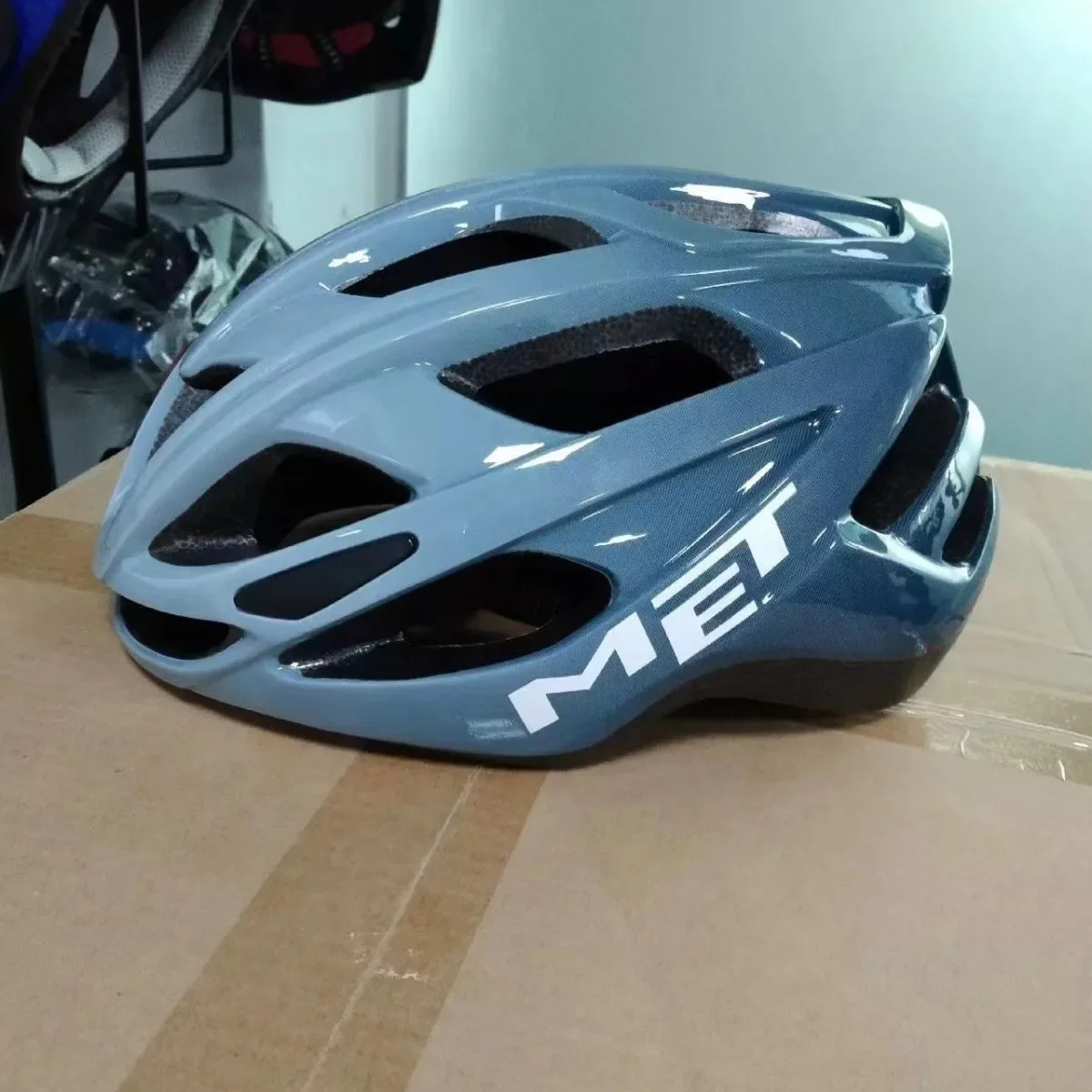 met-bicycle-road-cycling-helmet-breathable-crash-protection-headgear-unisex-adjustable-size-ventilated-design-for-riders