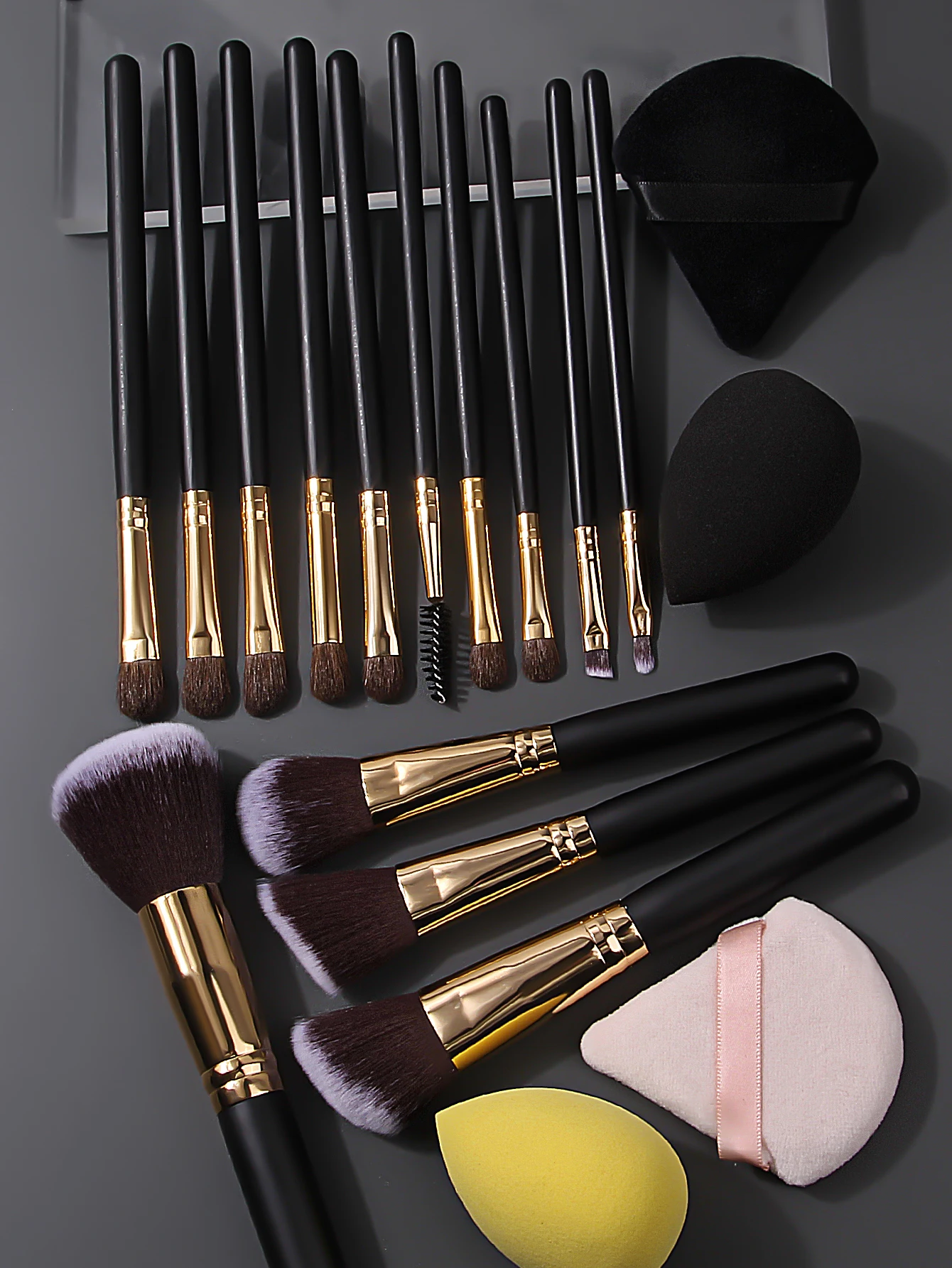 18pcs high-end makeup brush set, multi-functional facial makeup brush set + dry and wet usable makeup sponge egg powder puff